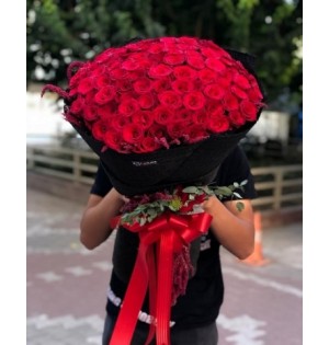100 Adet Kırmızı Gül Buketi