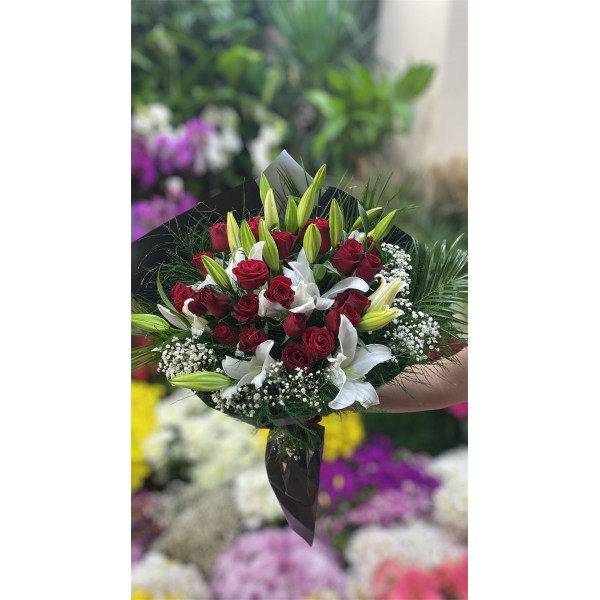 Özel Tasarm Lilyum ve Gül Buketi
