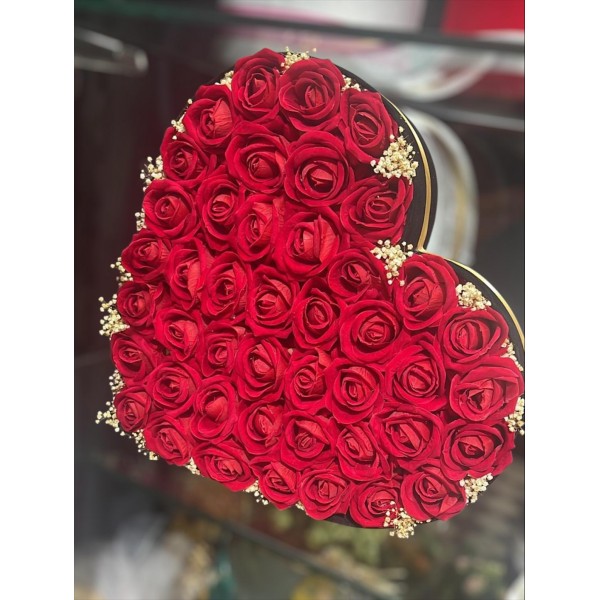 Kalpli Kutuda Kırmızı Gül 