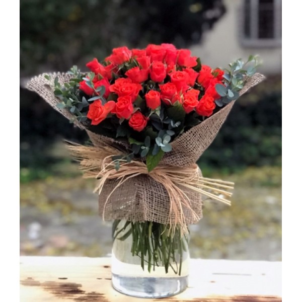 Vazoda Çardak Gül
