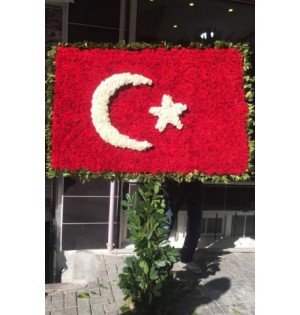 Bayraklı Çelenk
