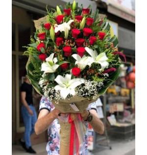 Lilyumlu Gül Buketi
